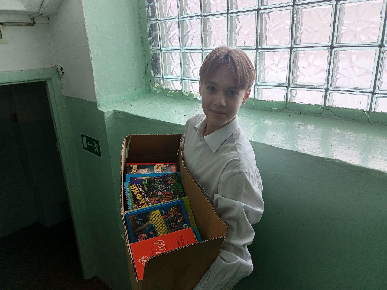 Сбор макулатуры в поддержку сво..