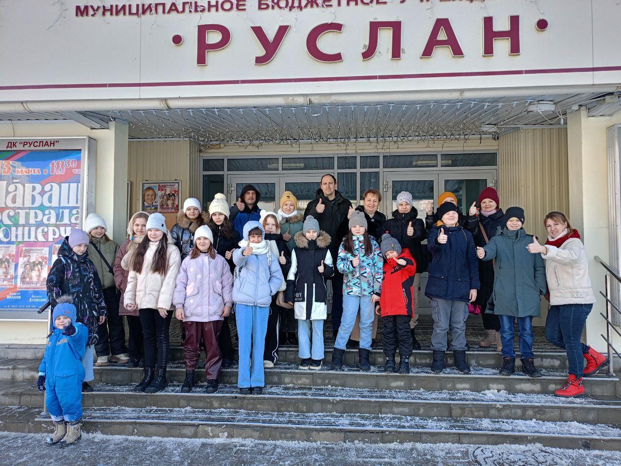 Поход в кинотеатр с семьей..
