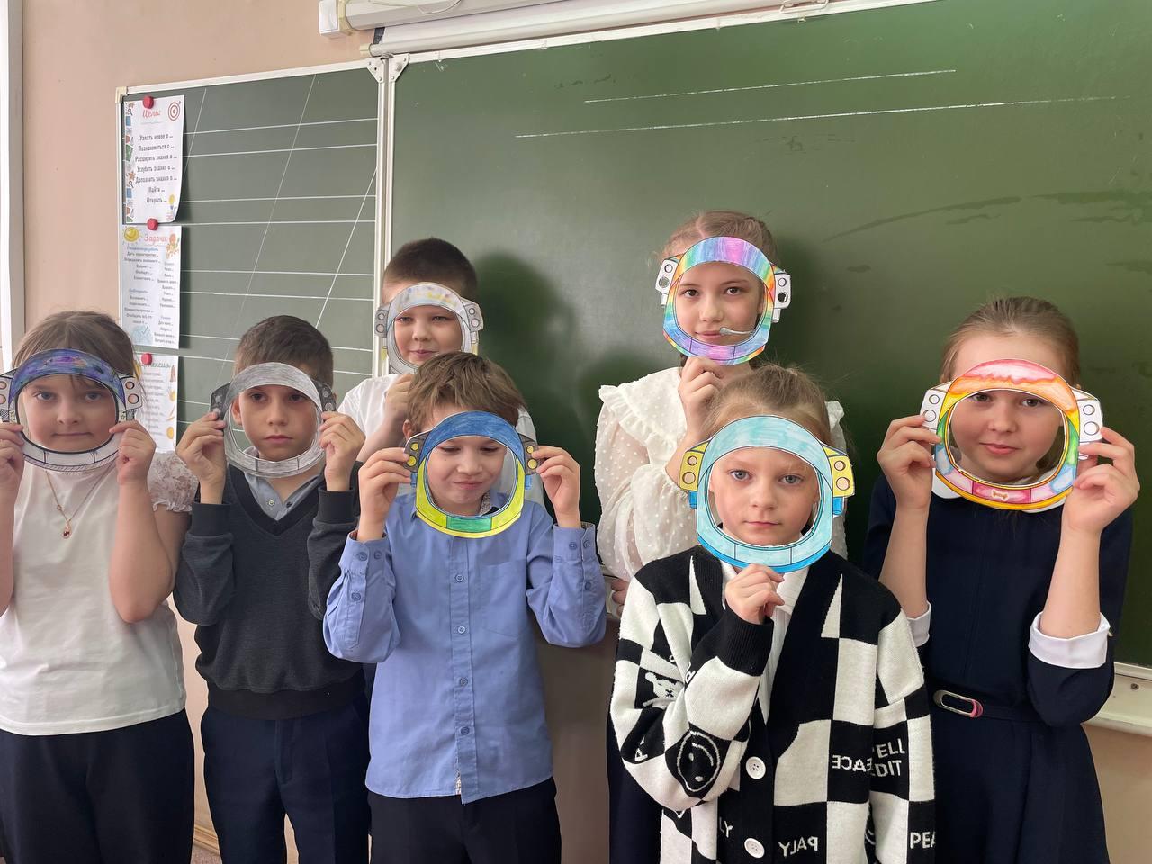 День космонавтики..